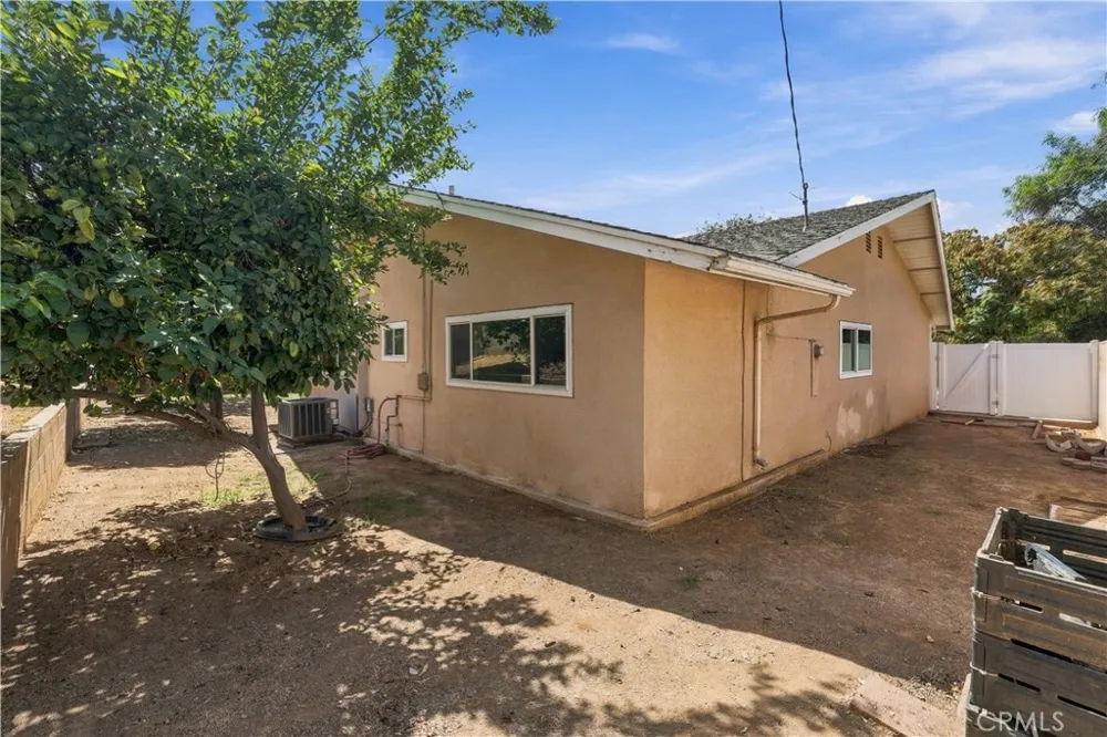 3970 Mt Vernon Riverside, CA 92507