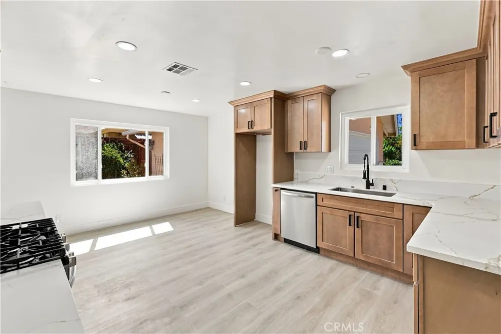 3970 Mt Vernon Riverside, CA 92507
