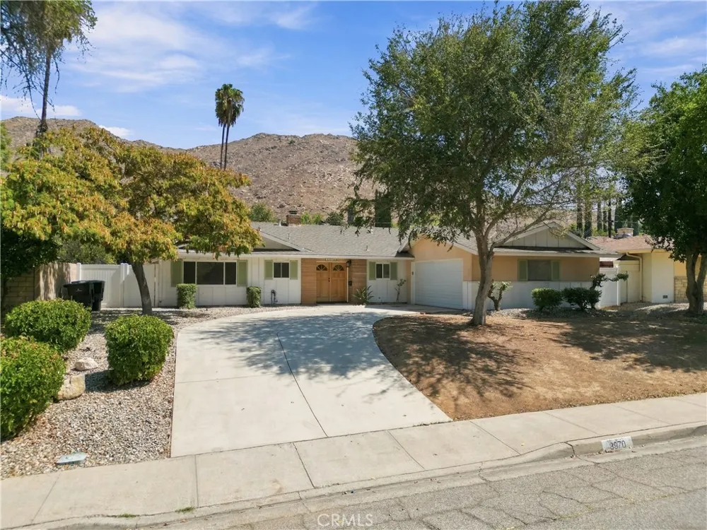 3970 Mt Vernon Riverside, CA 92507