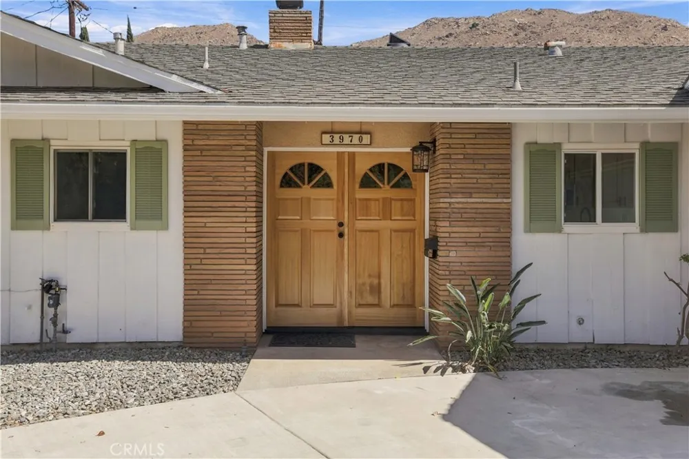 3970 Mt Vernon Riverside, CA 92507