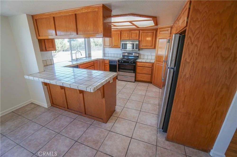 17010 Ranchero Hesperia, CA 92345