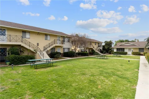 534 Roosevelt Road