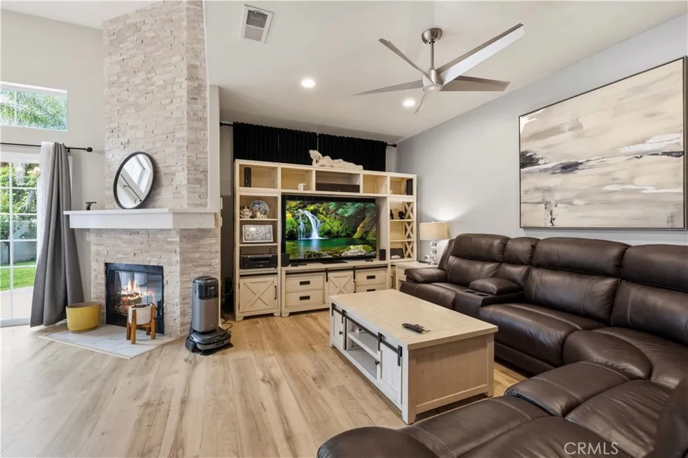 30341 Marigold Castaic, CA 91384