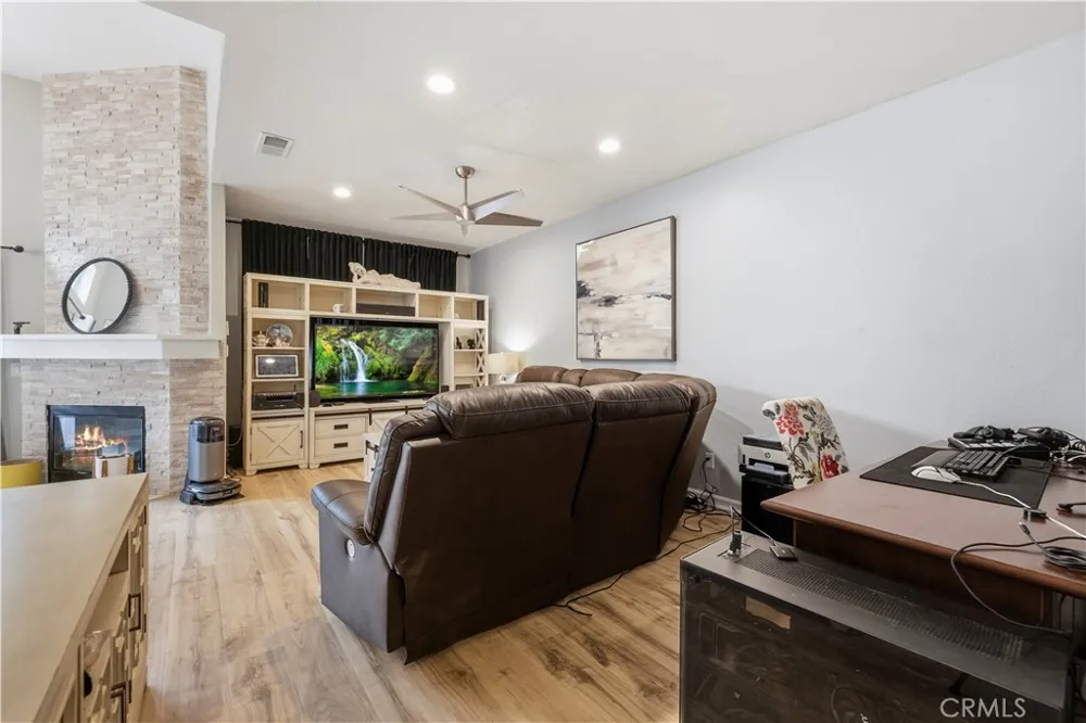 30341 Marigold Castaic, CA 91384