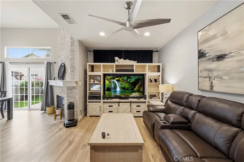 30341 Marigold Castaic, CA 91384