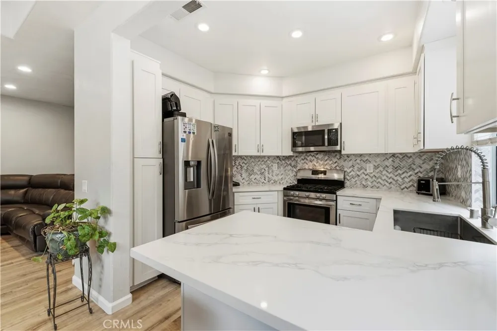 30341 Marigold Castaic, CA 91384