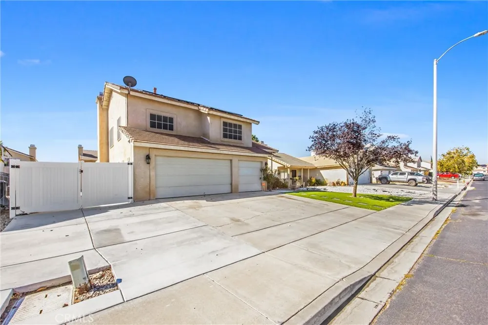 14449 Chamberlain Victorville, CA 92394