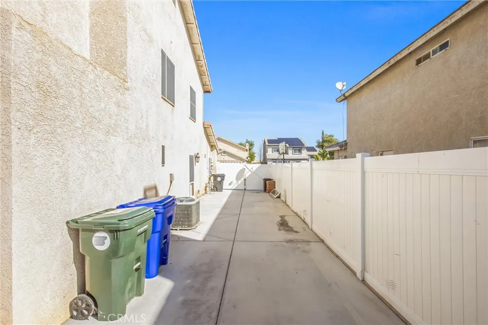 14449 Chamberlain Victorville, CA 92394