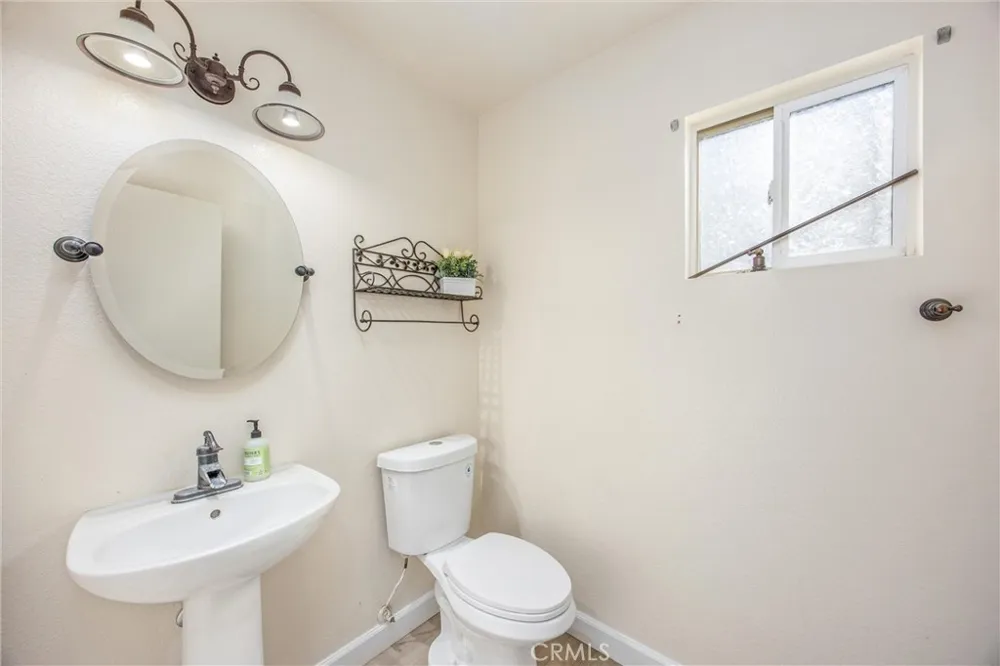 14449 Chamberlain Victorville, CA 92394