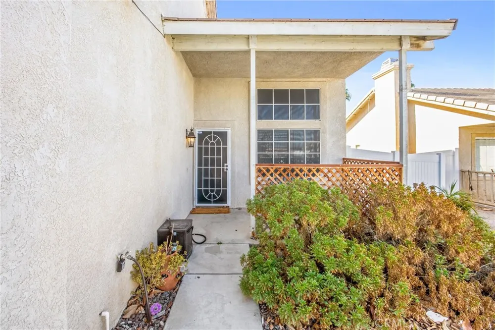 14449 Chamberlain Victorville, CA 92394