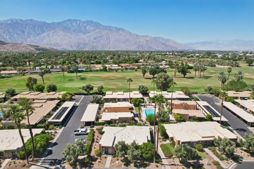 2201 Los Patos Drive Palm Springs, CA 92264