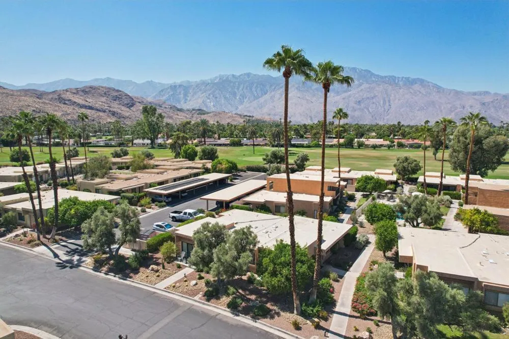 2201 Los Patos Drive Palm Springs, CA 92264