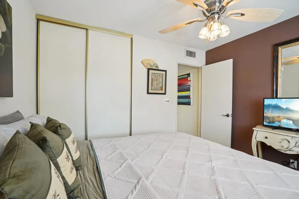 2201 Los Patos Drive Palm Springs, CA 92264