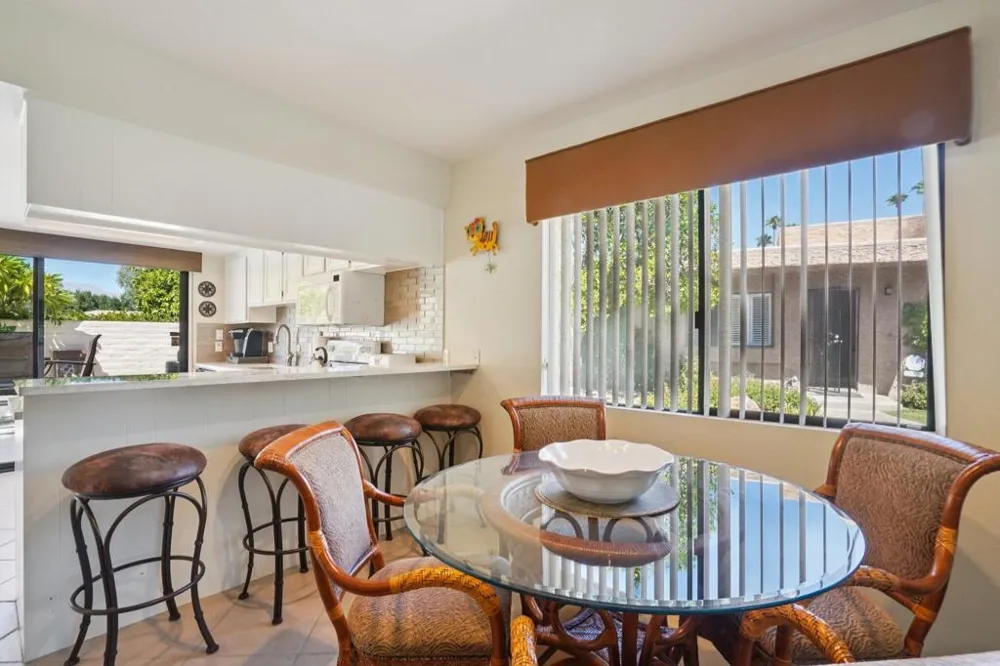 2201 Los Patos Drive Palm Springs, CA 92264