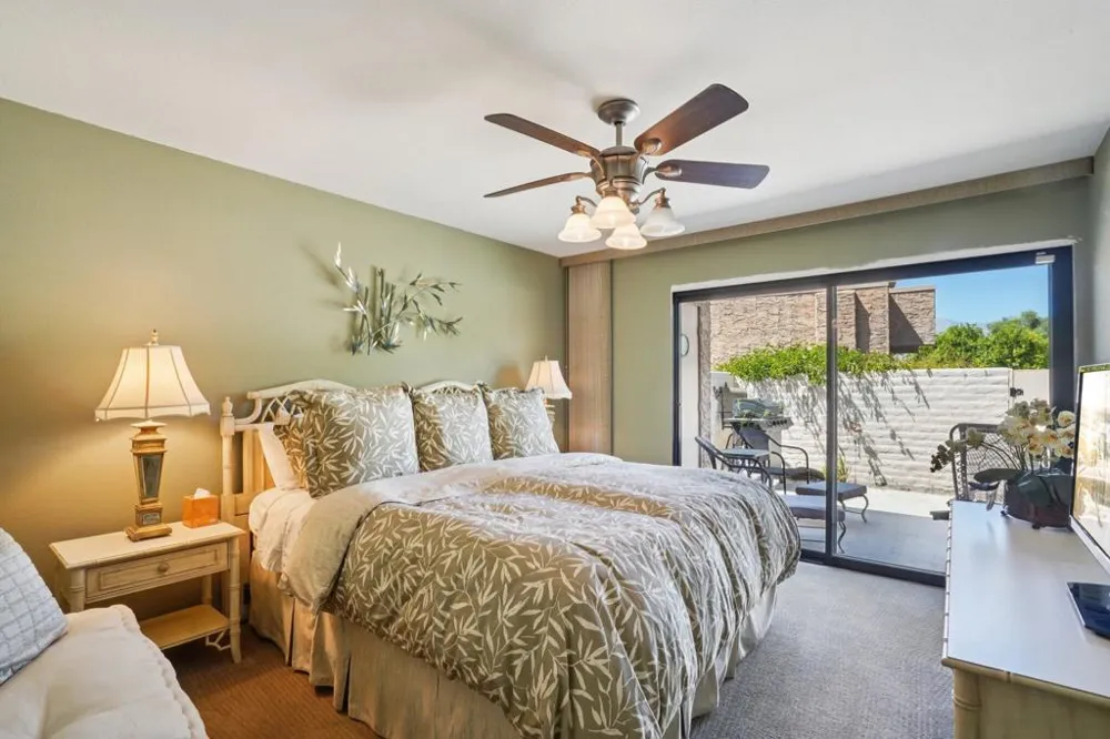2201 Los Patos Drive Palm Springs, CA 92264