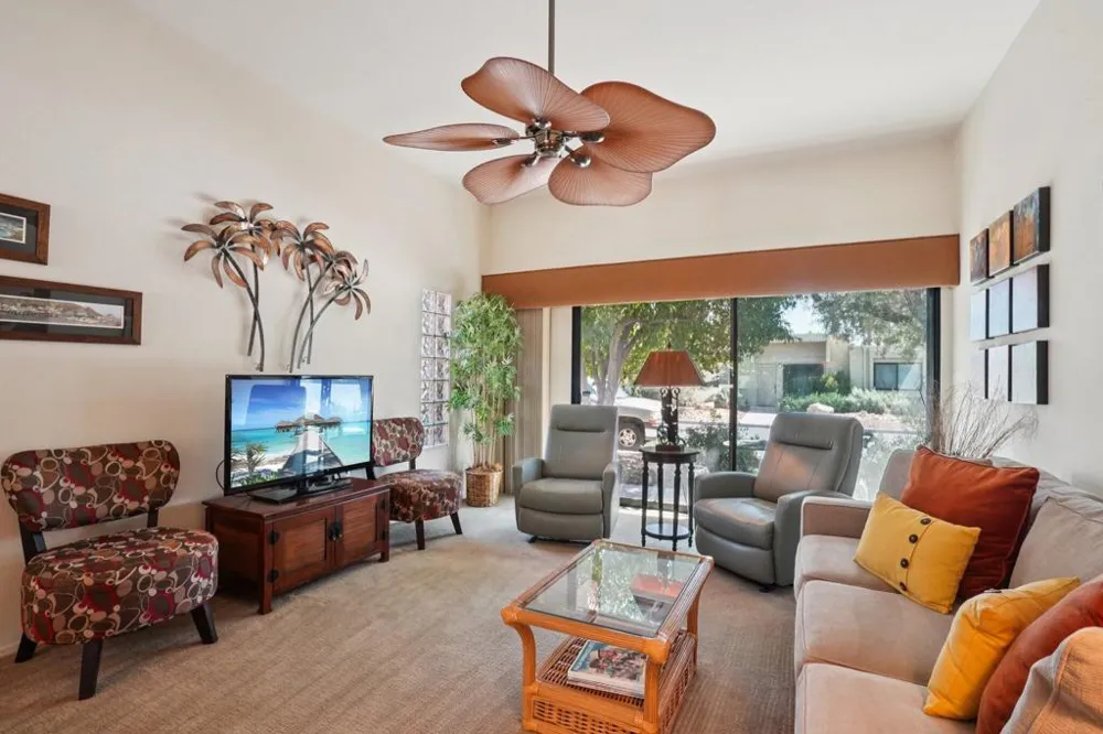 2201 Los Patos Drive Palm Springs, CA 92264