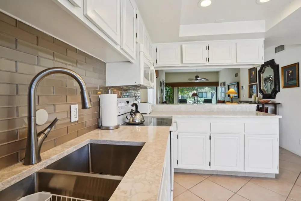 2201 Los Patos Drive Palm Springs, CA 92264