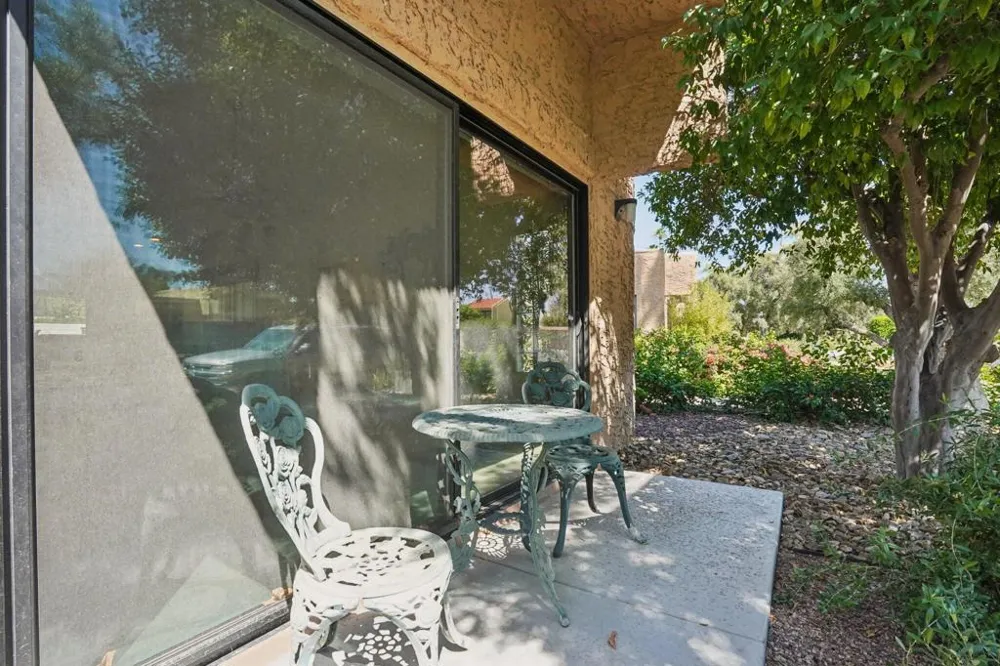 2201 Los Patos Drive Palm Springs, CA 92264