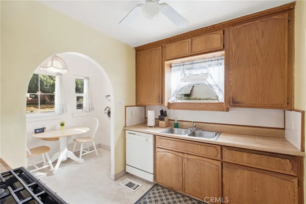 2022 Blenheim Riverside, CA 92507