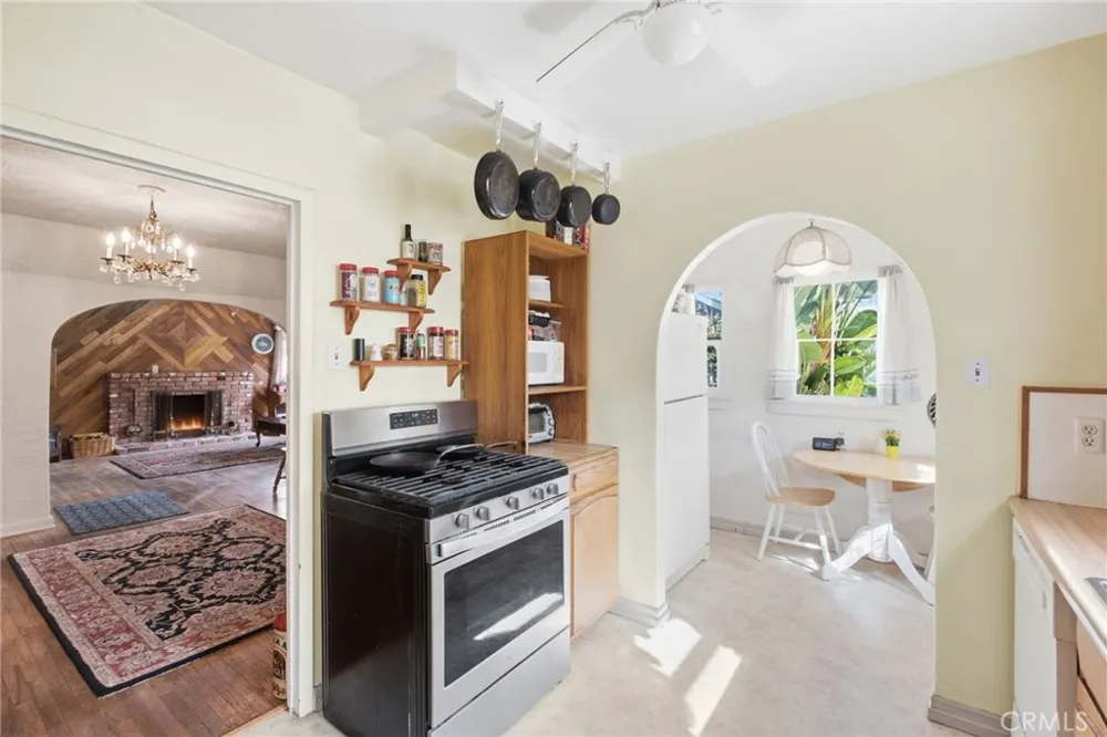 2022 Blenheim Riverside, CA 92507