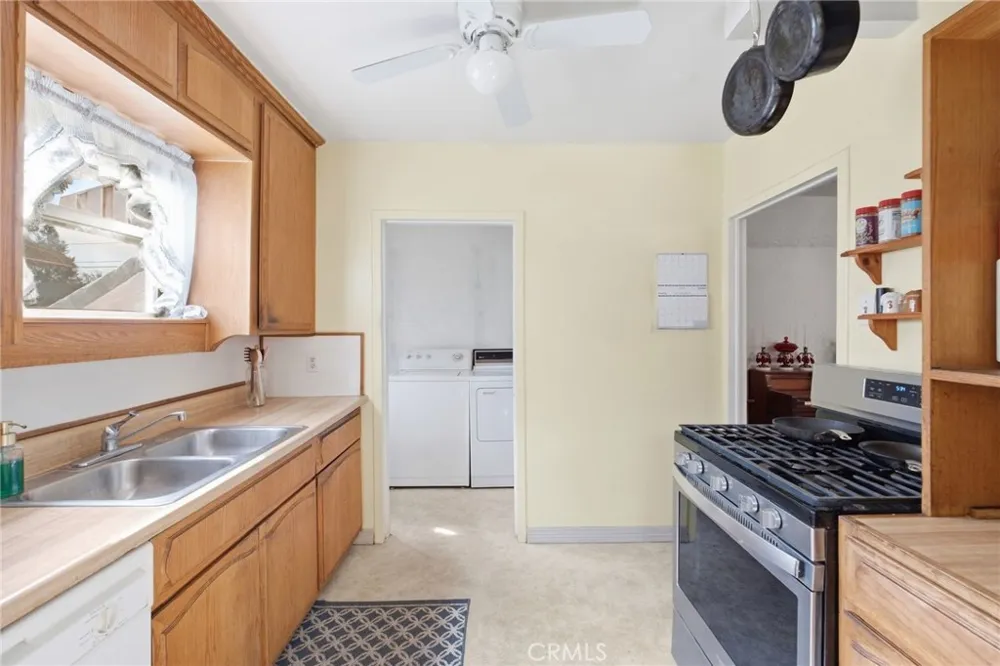 2022 Blenheim Riverside, CA 92507