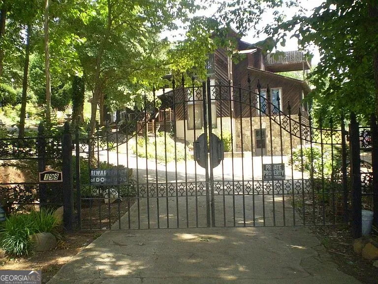 198 Evergreen RD Canton, GA 30114