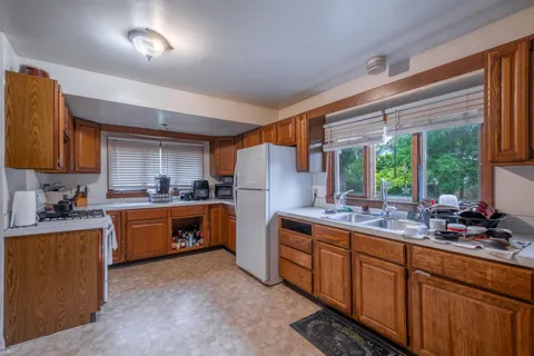 820 E Main Street