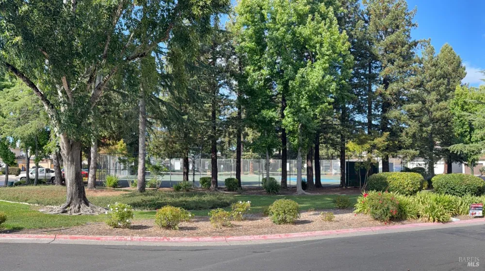 88 Francis Circle Rohnert Park, CA 94928