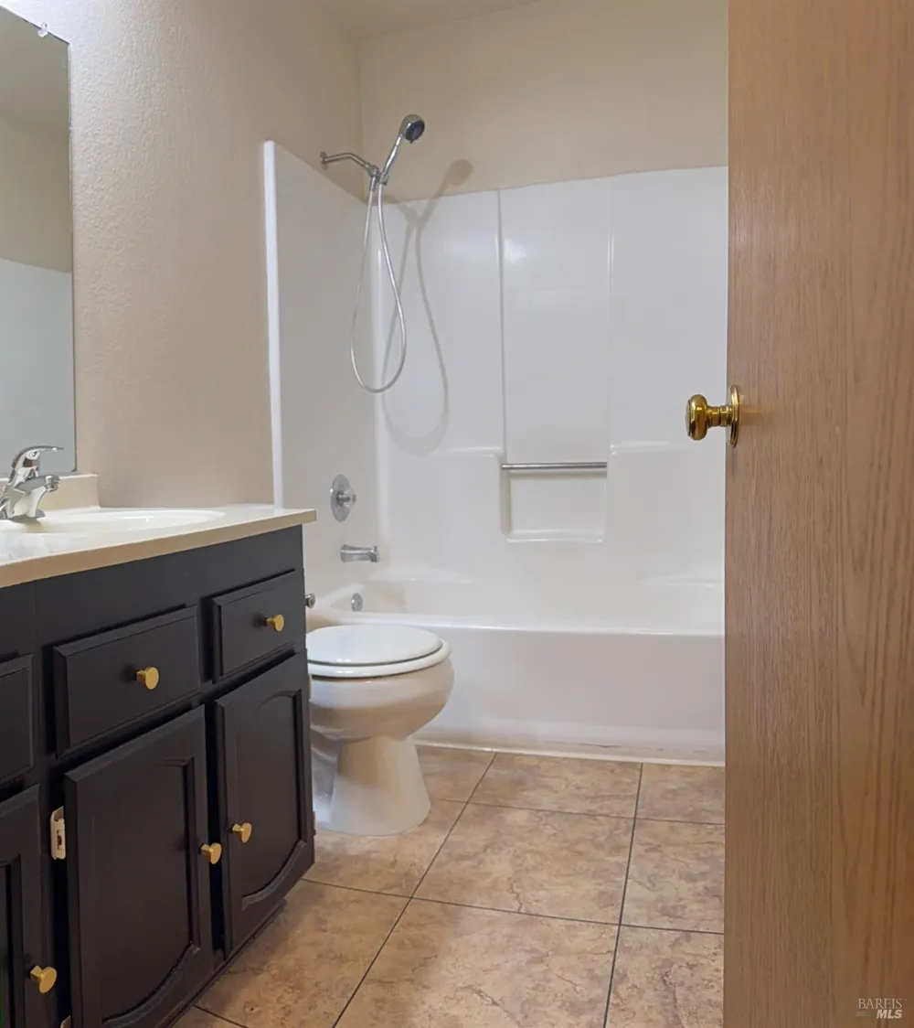 88 Francis Circle Rohnert Park, CA 94928