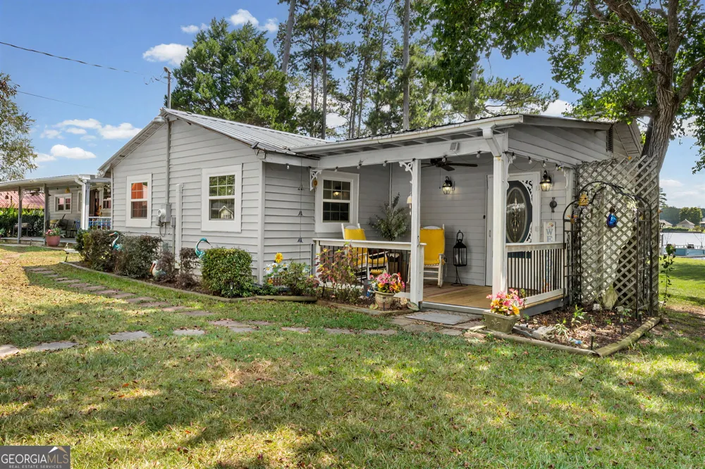 922 Clearwater RD Sharpsburg, GA 30277