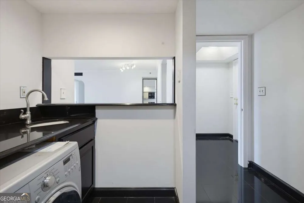2870 Pharr Court South NW Atlanta, GA 30305