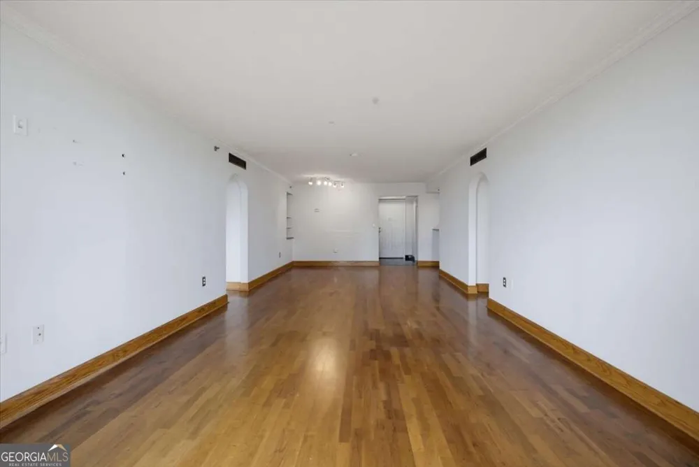2870 Pharr Court South NW Atlanta, GA 30305
