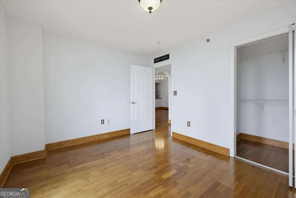 2870 Pharr Court South NW Atlanta, GA 30305
