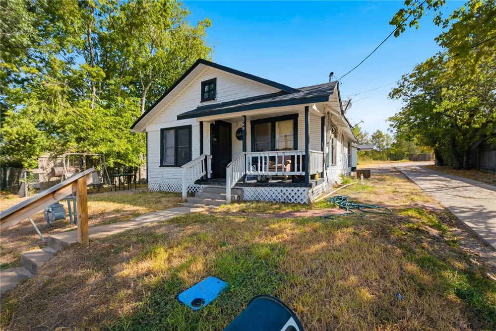 906 W Martin Luther King Jr Street #A & B Bryan, TX 77803
