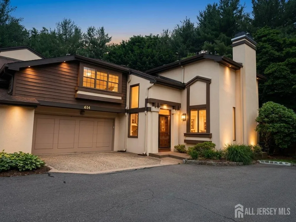 614 Sayre Drive Plainsboro, NJ 08540