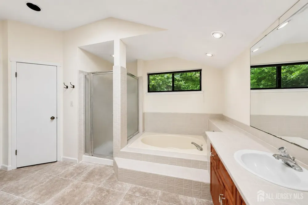 614 Sayre Drive Plainsboro, NJ 08540