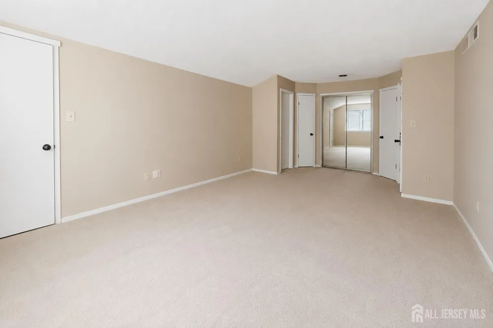 614 Sayre Drive Plainsboro, NJ 08540