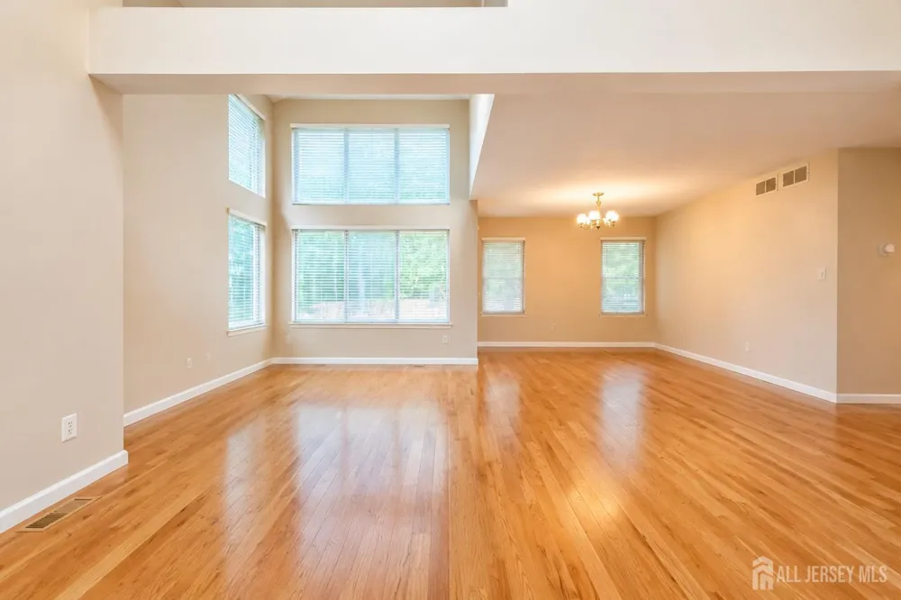 614 Sayre Drive Plainsboro, NJ 08540