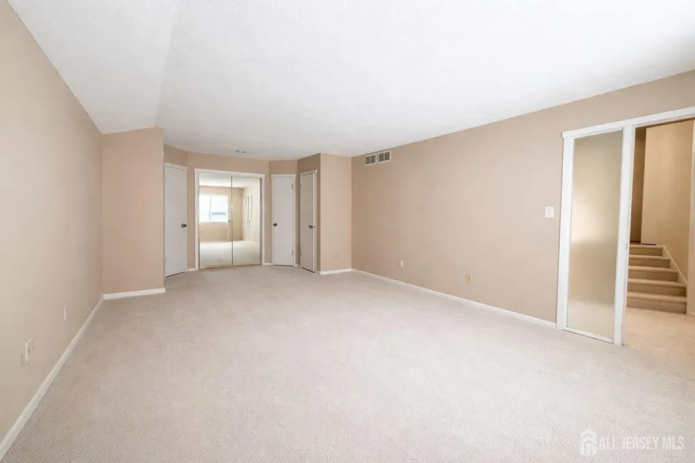 614 Sayre Drive Plainsboro, NJ 08540