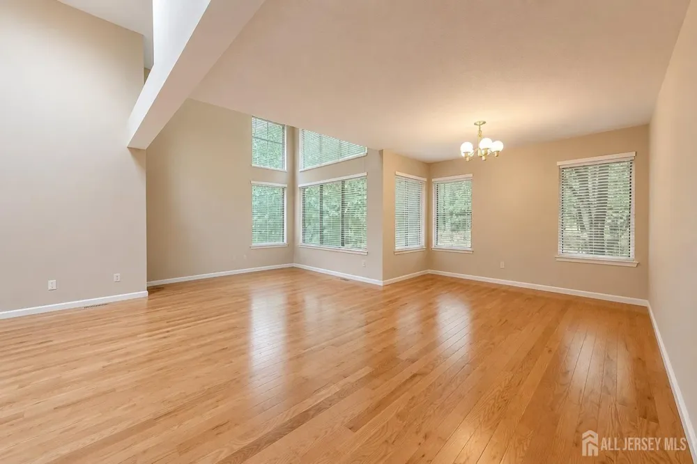 614 Sayre Drive Plainsboro, NJ 08540