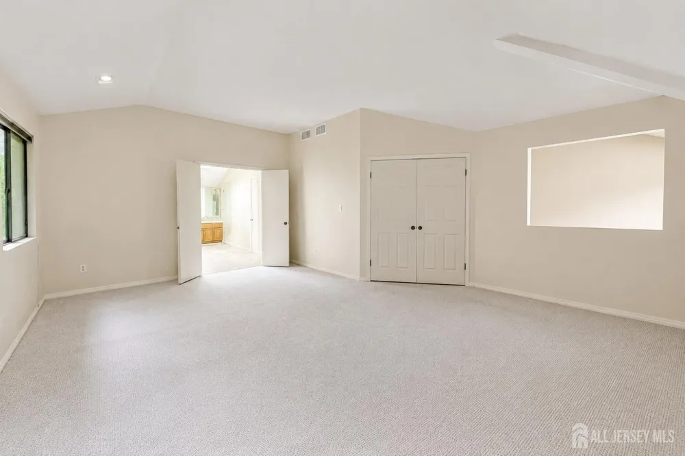 614 Sayre Drive Plainsboro, NJ 08540