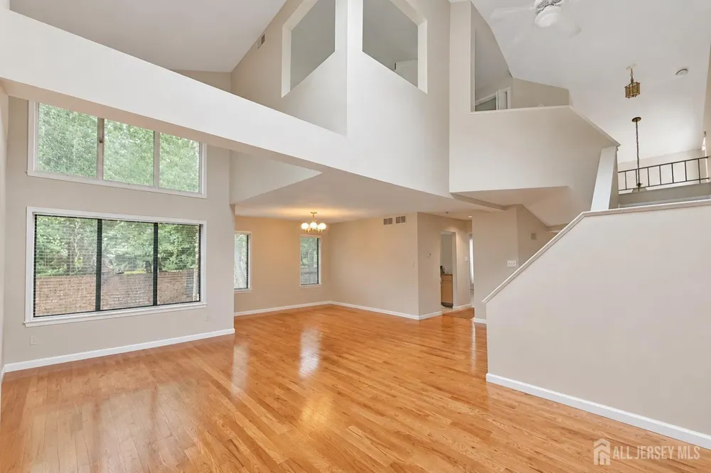 614 Sayre Drive Plainsboro, NJ 08540
