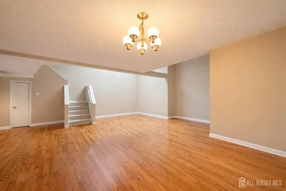 614 Sayre Drive Plainsboro, NJ 08540