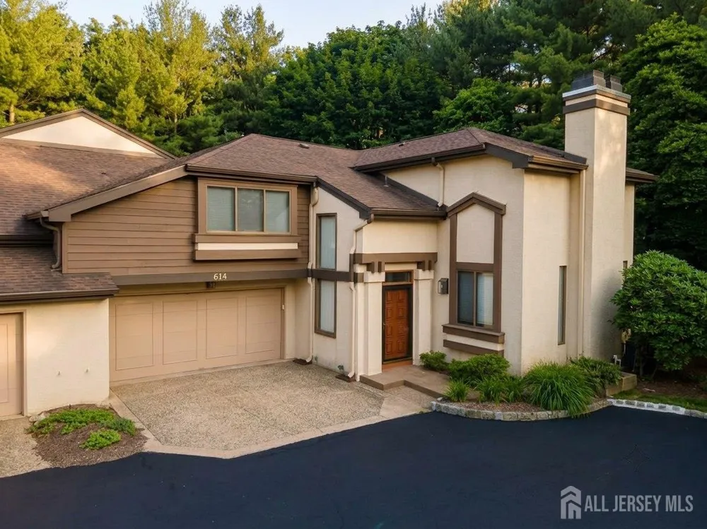 614 Sayre Drive Plainsboro, NJ 08540