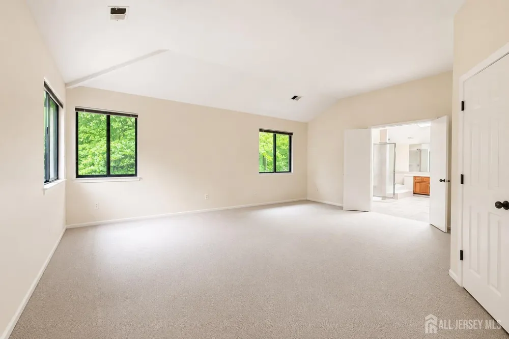 614 Sayre Drive Plainsboro, NJ 08540