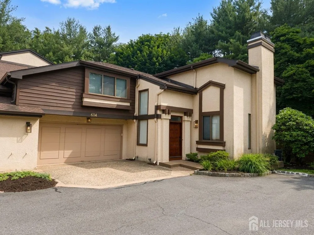 614 Sayre Drive Plainsboro, NJ 08540