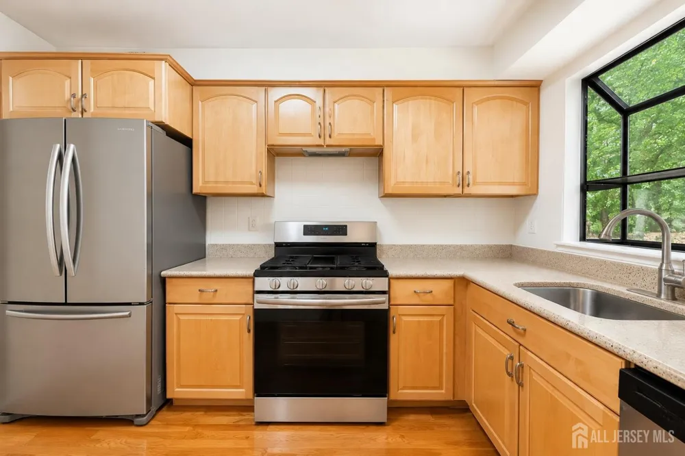 614 Sayre Drive Plainsboro, NJ 08540
