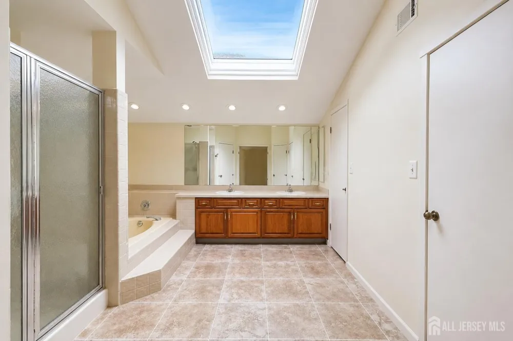 614 Sayre Drive Plainsboro, NJ 08540