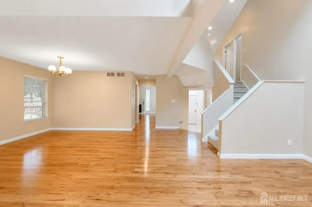 614 Sayre Drive Plainsboro, NJ 08540