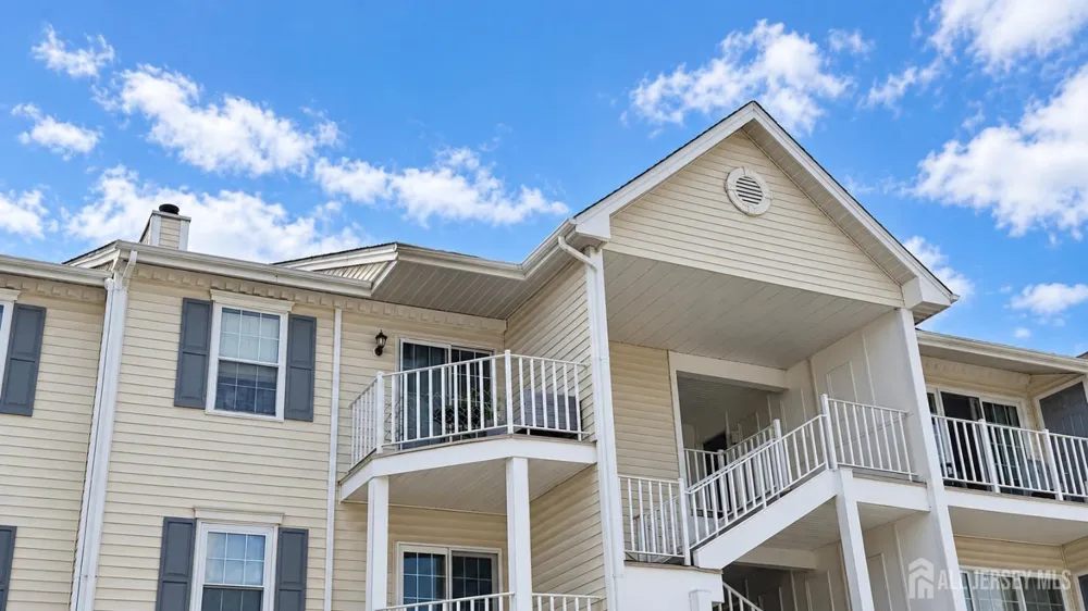 29 pembrook Avenue North Brunswick, NJ 08902